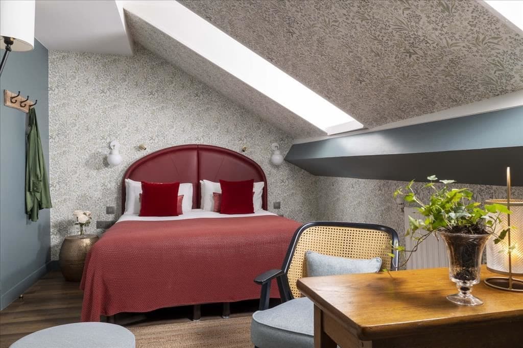 33F2238F-9D41-4B54-B69B-83F67932381C